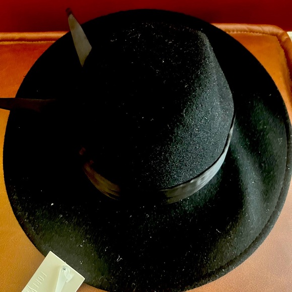 5 Forever 21 Hats for $45 Sale - Picture 4 of 16